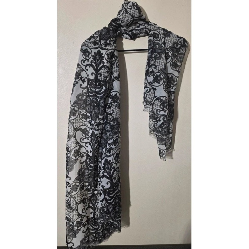 Womens Black White Damask Paisley Print Sheer Gauze Oblong Scarf Frayed Edge